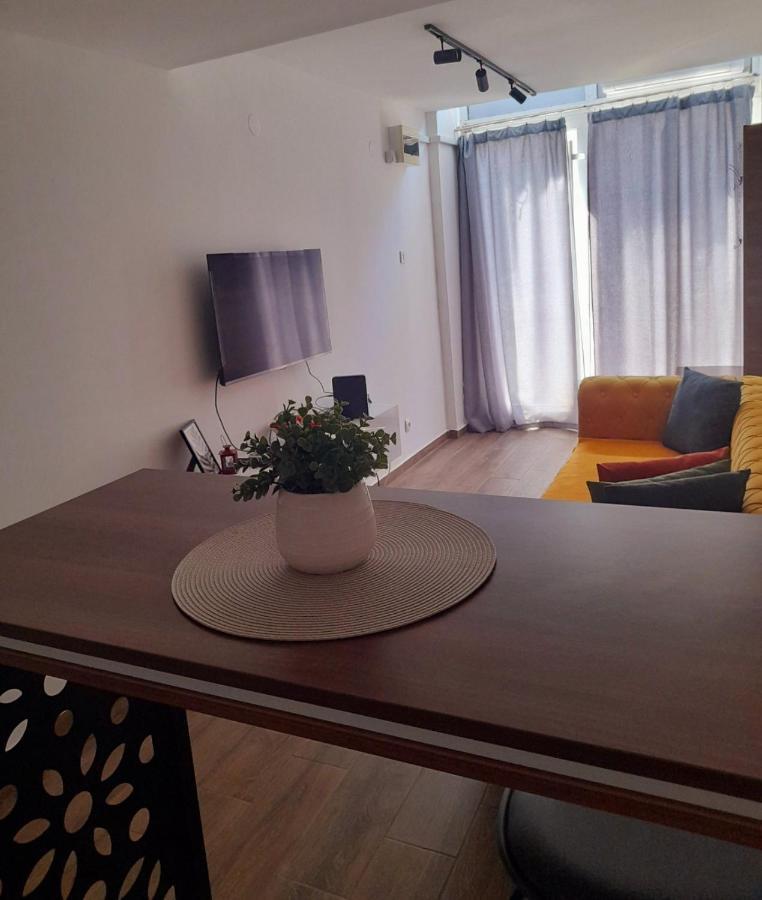 Limone Apartmani Nisz Zewnętrze zdjęcie